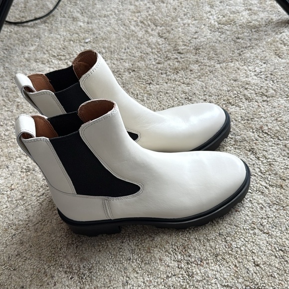 Madewell The Wyckoff Chelsea Lugsole Boot - Picture 6 of 8